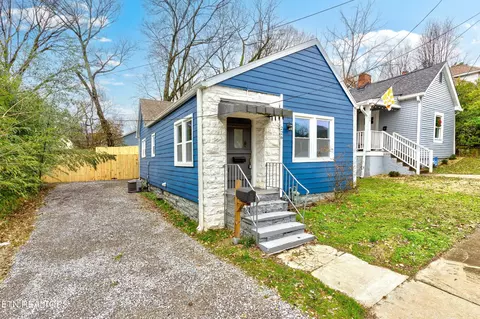 226 Leonard Pl, Knoxville, TN 37917
