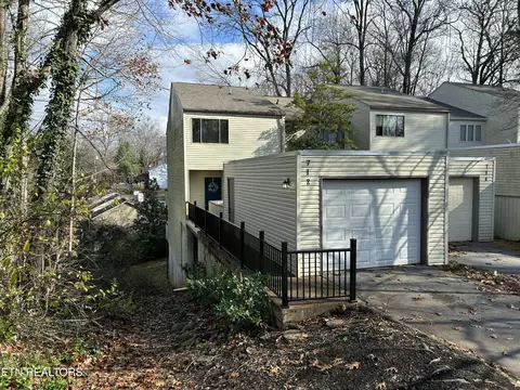 712 Idlewood Ln, Knoxville, TN 37923