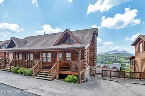 419 Big Bear Way, Pigeon Forge, TN 37863