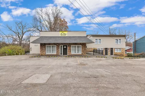 3713 Washington Pike, Knoxville, TN 37917