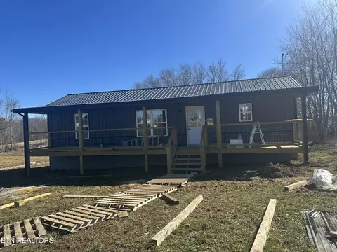 1217 Roanoke Rd, Jamestown, TN 38556