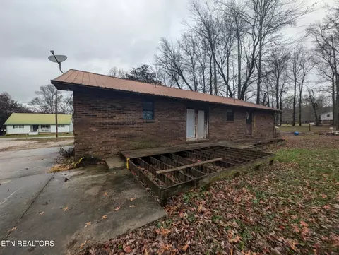 6674 Putnam St, Baxter, TN 38544 photo 2