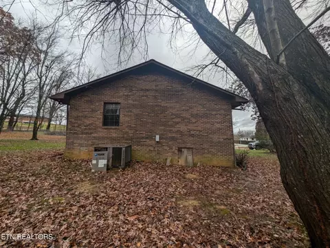6674 Putnam St, Baxter, TN 38544 photo 3