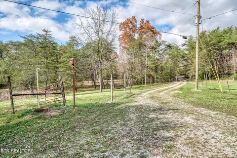 1240 Burks Loop, Grimsley, TN 38565 photo 10