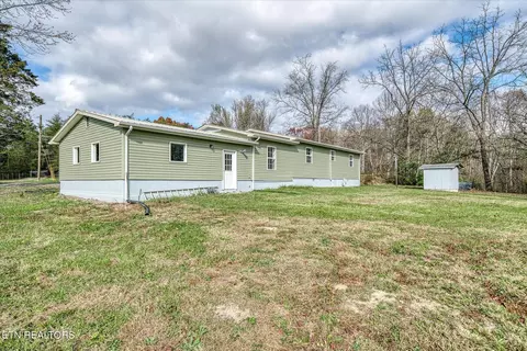 1240 Burks Loop, Grimsley, TN 38565 photo 2