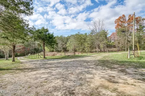 1240 Burks Loop, Grimsley, TN 38565 photo 7