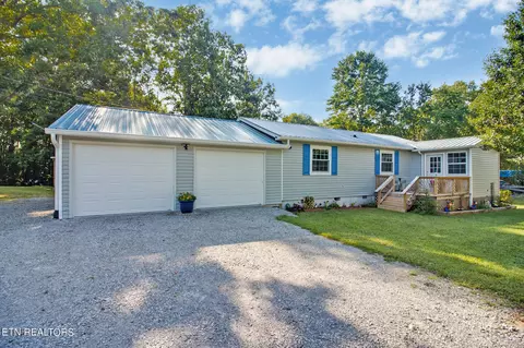 111 Crooked Creek Dr, Jamestown, TN 38556