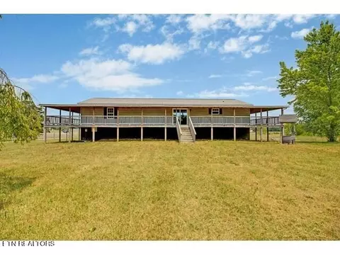 108 Standing Rock Rd, Deer Lodge, TN 37726
