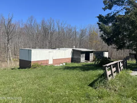 1051 Pearl Hinds Rd, Jamestown, TN 38556