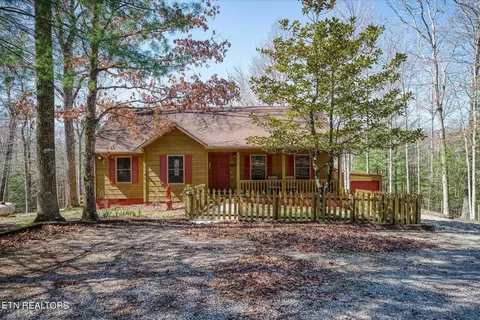503 Crockett Creek Dr, Jamestown, TN 38556