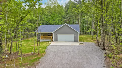 632 Kara Dr, Jamestown, TN 38556