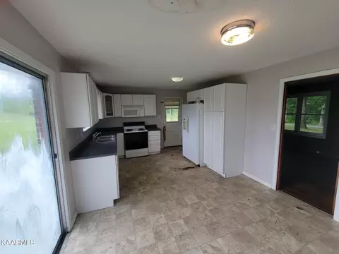 2011 Big Ridge Rd, Oneida, TN 37841 photo 4