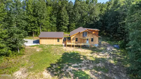 366 Horse Creek Rd, Jamestown, TN 38556