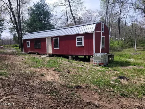 1386 Old Deerlodge Pike, Deer Lodge, TN 37726