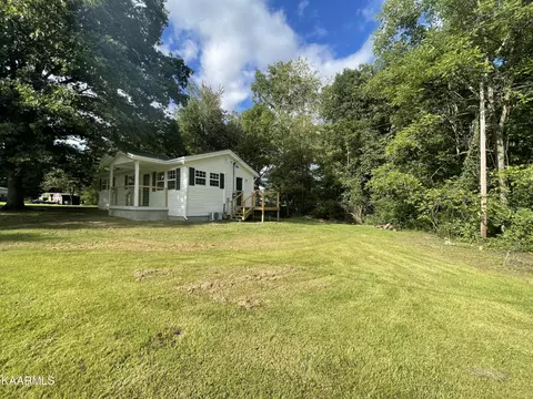 521 Sweat Rd, Grimsley, TN 38565 photo 11