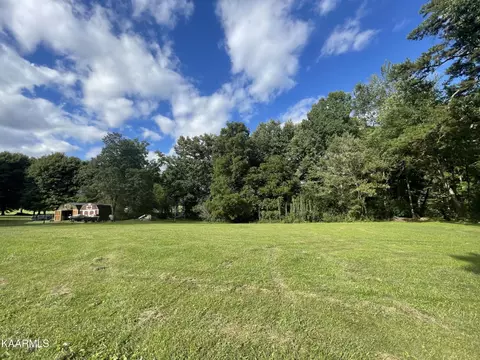 521 Sweat Rd, Grimsley, TN 38565 photo 12