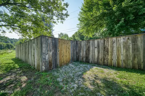 115 Spring St, Lancing, TN 37770 photo 3