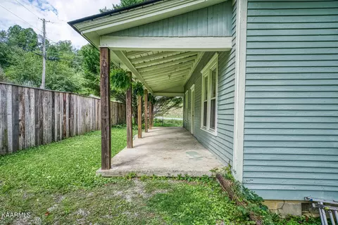 115 Spring St, Lancing, TN 37770 photo 2