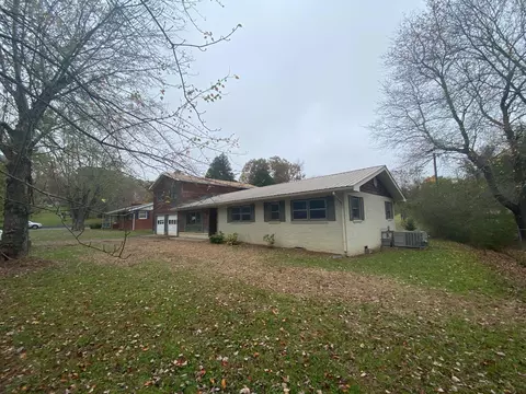 204 E Seneca Cir, Oneida, TN 37841 photo 32