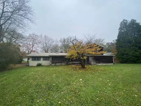 204 E Seneca Cir, Oneida, TN 37841 photo 3