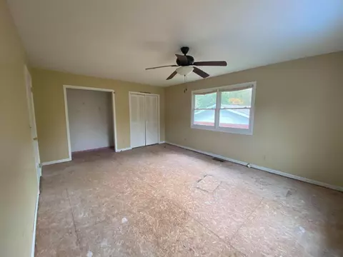 204 E Seneca Cir, Oneida, TN 37841 photo 11