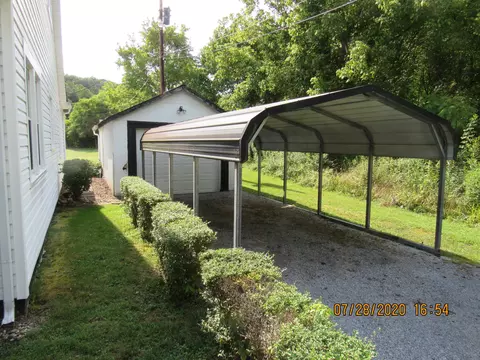 1207 Spring St, Lancing, TN 37770 photo 4