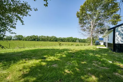 680 Sweat Rd, Grimsley, TN 38565 photo 4