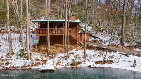 812 Boyd Blvd, Gatlinburg, TN 37738