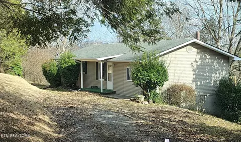 126 Lynn Ln, La Follette, TN 37766