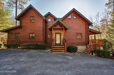 2829 Ridge Creek Cir, Sevierville, TN 37876