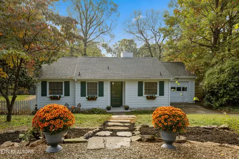 4166 NW Ridgeway Ln, Knoxville, TN 37919