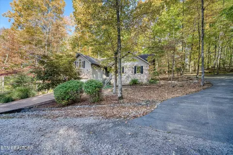 15 Lynhurst Cir, Crossville, TN 38558