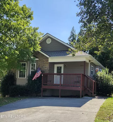 2712 Cobblestone Dr, Pigeon Forge, TN 37863