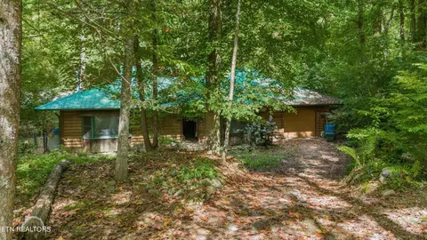 4503 E Scenic Dr, Gatlinburg, TN 37738