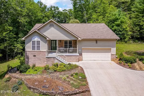 37 Homberg Ln, Crossville, TN 38558