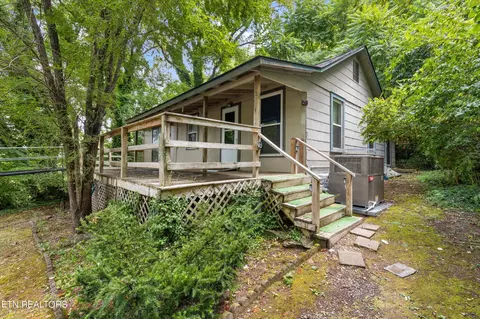 1104 Plyly St, Knoxville, TN 37920