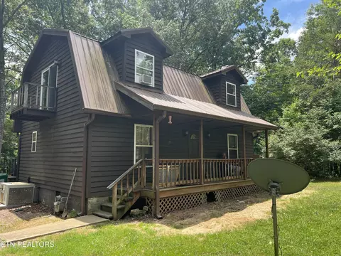 64 Walnut Dr, Crossville, TN 38555