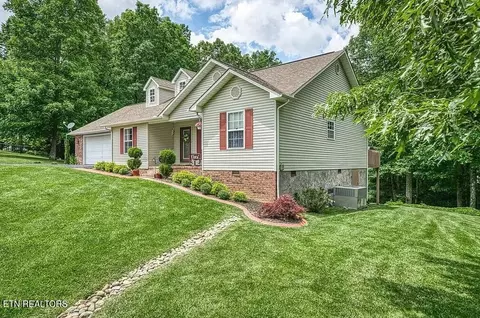 196 Daybreak Ln, Crossville, TN 38571