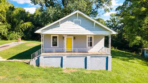 2105 Highland Dr, Knoxville, TN 37918