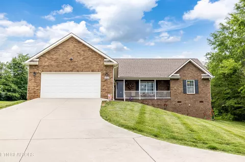 1316 Tomahawk Dr, Maryville, TN 37803