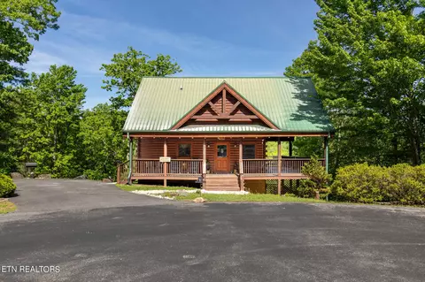 2820 Grist Mill Ln, Sevierville, TN 37862