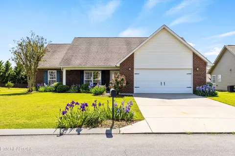 1109 Cherbourg Dr, Maryville, TN 37801
