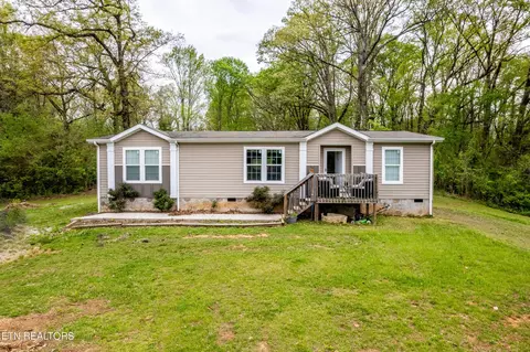 557 Bruner Rd, Strawberry Plains, TN 37871