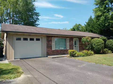 339 Fenway Dr, Pigeon Forge, TN 37863