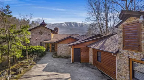 314 Rodeo Dr, Gatlinburg, TN 37738