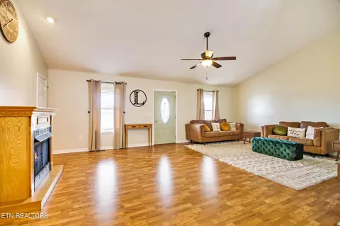 1002 Haley Rd, Clarkrange, TN 38553 photo 4