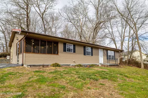 2209 Island Blvd, Sevierville, TN 37876