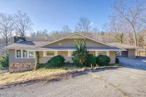 339 Robin Ln, Gatlinburg, TN 37738