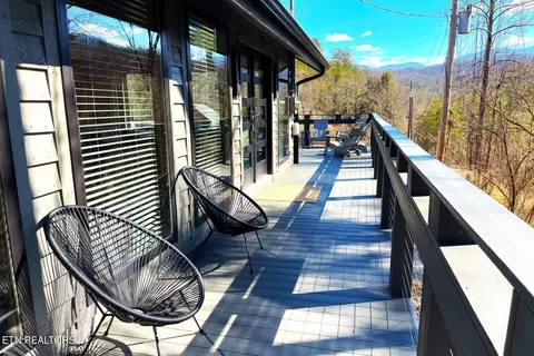 269 Moneymaker Cir, Gatlinburg, TN 37738