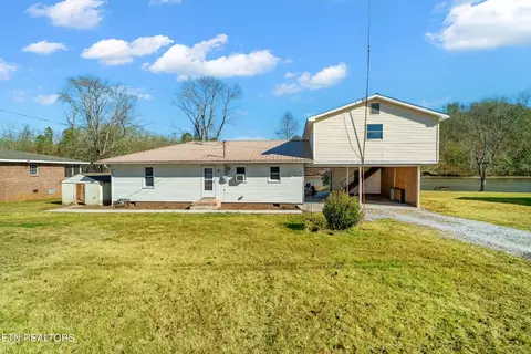 108 Lakeside Dr, Harriman, TN 37748